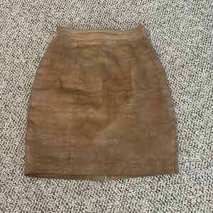 Global Identity Camel Colored Leather Skirt. Size 7/8